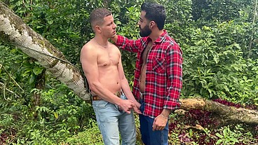 DE FERIAS NA FAZENDA, FIZ O CAPATAZ ENCHER MEU CU DE LEITE - PARTE I