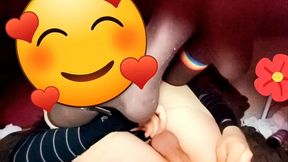 joven se cree mujercita jugando con pene en su anovagina. ella necesita quien la llene de semen pero esta sola