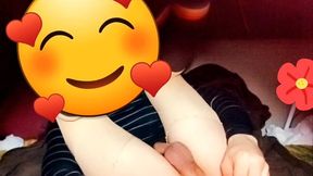 joven se cree mujercita jugando con pene en su anovagina. ella necesita quien la llene de semen pero esta sola