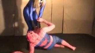 Female Villain Cosplayer Overpowers Spiderman and Humiliates Him