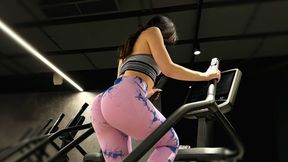 Score hot gym bunny for grueling 4K bedroom bootcamp session.