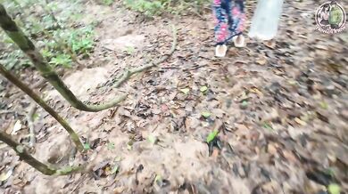 Amateur Thai villagers have sex in the forest public 4K 18+
