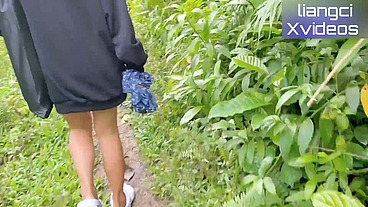 ngentot lagi di hutan sama temen kerja