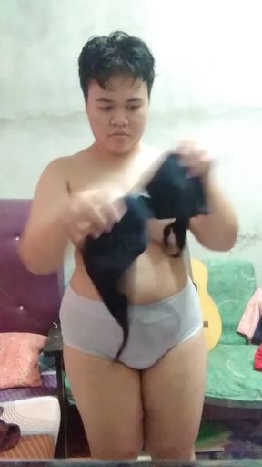 I still have my pads on but my pussy want a creampie   Clip 1