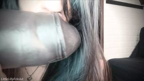 Amateur babe ruins her hairy beaver with a huge dildo