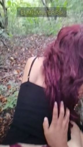 Chica que vive en el campo se deja coger en el monte a cambio de unos pesos