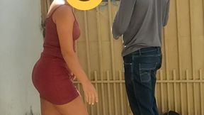 olha o gas!!! filmei escondido, dei gostoso pro vendedor de gas, gozou na minha boca e foi embora.