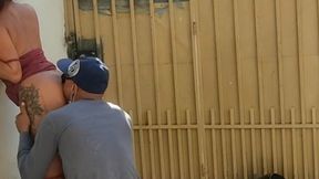 olha o gas!!! filmei escondido, dei gostoso pro vendedor de gas, gozou na minha boca e foi embora.