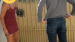 olha o gas!!! filmei escondido, dei gostoso pro vendedor de gas, gozou na minha boca e foi embora.