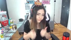Nuvia ouo moviendo el culo