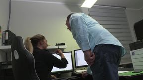 Curvy babe with huge tits solves the problem with sucking and fucking huge cock un the office