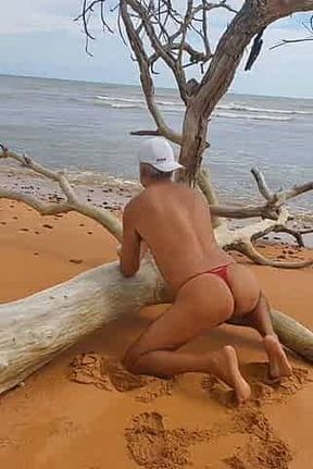 Ladysilva in Sexy Panties Showing off Her Hot Ass on the Beach