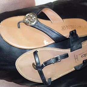 Cum on my stepsister&amp;#039;s sandals with black leather pillow