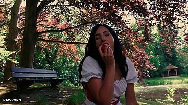 Linda del Sol - La Lechera into the Forest