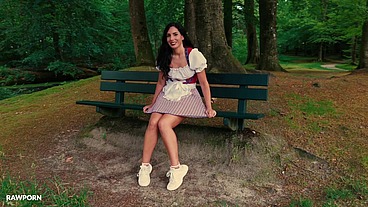 Linda del Sol - La Lechera into the Forest