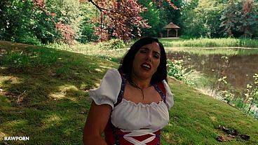 Linda del Sol - La Lechera into the Forest