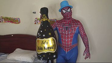 Beautiful big-bootied stepmother celebrates New Year'_s by sucking Spider-Man'_s dick