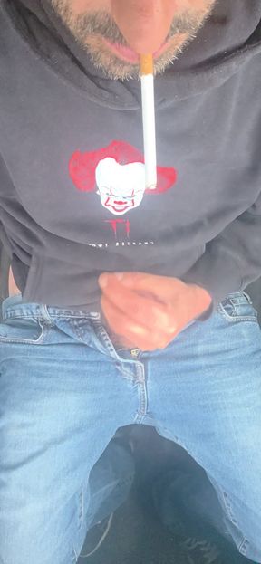 Straight guy jerks off while having a coffee