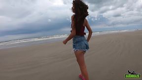 fudendo na beira da praia cheia de turistas a novinha adora uma loucura - manoella fernandes