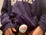 Te gusta jugar con juguetes en baños publicos? Porque que a mi si