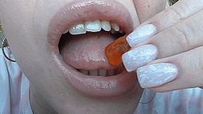 Sharp teeth & sweet bears! MP4