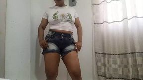 My stepdaughter's seductive striptease leaves her dripping wet and ready