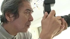 la pareja tienen una secion de fotos y el suegro y alludante se cojen a la esposa