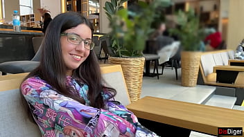 Glasses-wearing nymphomaniac covers her face in sperm