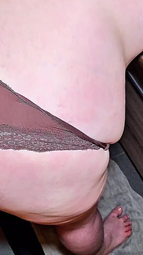 Memorable moment from &quot;Huge Ass - Best Place to Unload Compilation&quot;