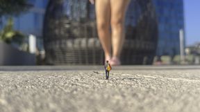 Tiny dumped by wife over giantess