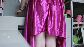 cewek montok lagi nyuci piring di entot wearing satin silk dress