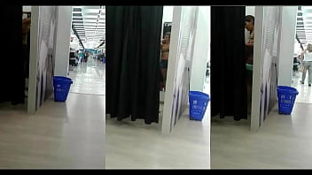 V&iacute_deo no provador da loja - Fui flagrada provando roupas em uma loja,Sempre deixo a cortina aberta quando tem homens perto,adoro me exibir