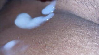 Klaarkomen, orgasme – Indiase slet zuigt pik na anaal geneukt te zijn