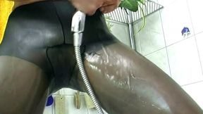 Brunette Amateur Brushes Creamy Pussy in Stockings