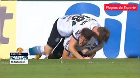 Gostosos comemoram gol agarrados - Flagras do Futebol