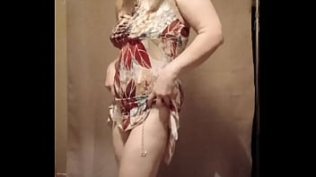 2024 09 18 Esclave F strip tease sexy