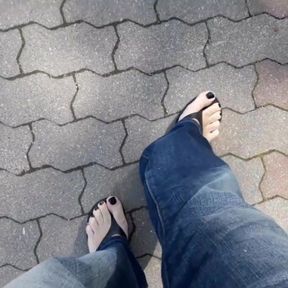 feet and flip flops