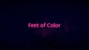 Phoenix roommate worships her feet (close view)