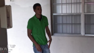 Creampie, koppel, zwart, zonder condoom, likken, man – getatoeëerde homoseksuele sletten die een creampie krijgen