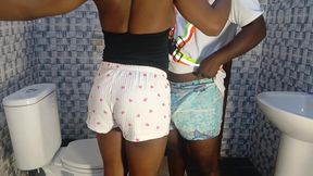 Plumber Fucks Client&#039;s 18yo Stepdaughter at Bathroom (african Teen)