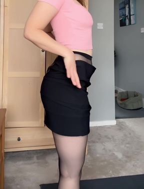 Curious girl offers upskirt view for fans