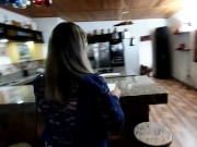 Le hago una buena propuesta económica a chica desconocida - Parte 1 - Porno en Español