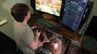 Daddy plays OW whilst I suck his cock