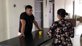 I Seduce My Stepbrother Until I Convince Him to Fuck Me.