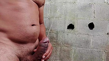 YURI GAÚCHO - BRAZILIAN MUSCLE MAN JERKING OFF - SOLOBOY HANDSOME BIG CUMSHOT