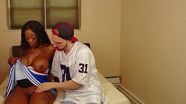 Behind The Scenes: Tender Montana / Peter King Cheerleader Scene