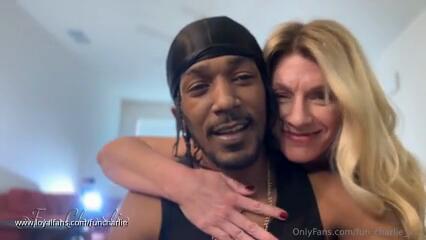 𝙃𝙚 𝙄𝙣𝙩𝙧𝙤𝙙𝙪𝙘𝙚𝙨 𝙃𝙞𝙨 𝙃𝙤𝙩𝙬𝙞𝙛𝙚 — 𝙖𝙣𝙙 𝙎𝙝𝙚’𝙨 𝙍𝙚𝙖𝙙𝙮 𝙏𝙤 𝙋𝙡𝙖𝙮