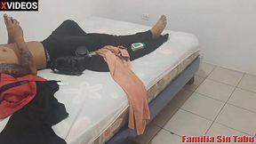 hijaastro tiene sexo con la sirvienta de su padrastro sexo con la nueva empleada de la casa