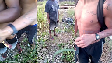 Leozinho mavambo na linha do trem