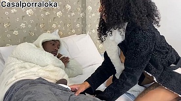 Ela aproveito que eu estava descansando e foi fuder com o meu marido escondido no pelo , mais vai ter troco